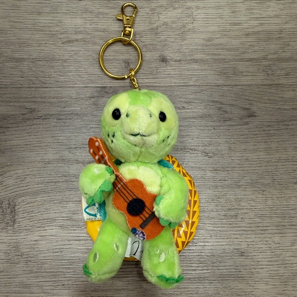 DISNEY - Aulani Hawaii OLU THE TURTLE Plush Keychain / Bag Charm - Picture 5 of 5